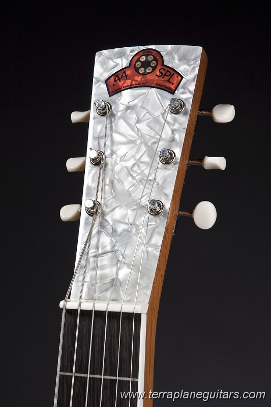 Squareneck_Headstock.jpg