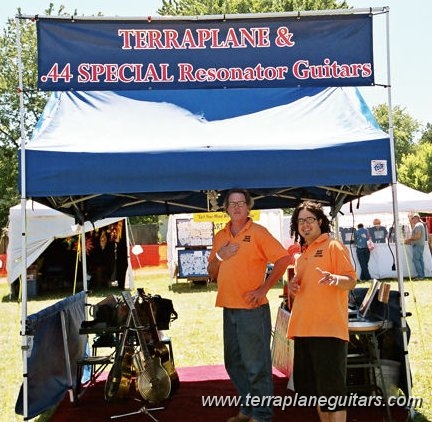 booth.jpg - Mike Carey & Brandon Fontaine manning the booth. Knowlton Riverfest • Delaware, NJ • August 17-19 2007