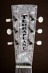 Headstock_Decal_Logo